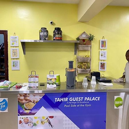 Tahir Guest Palace คาโน ภายนอก รูปภาพ