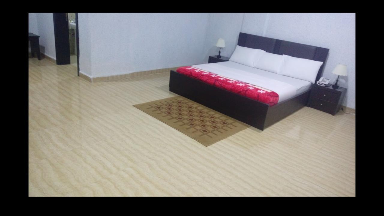 Tahir Guest Palace คาโน ภายนอก รูปภาพ