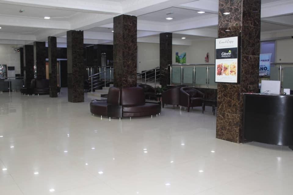 Tahir Guest Palace คาโน ภายนอก รูปภาพ