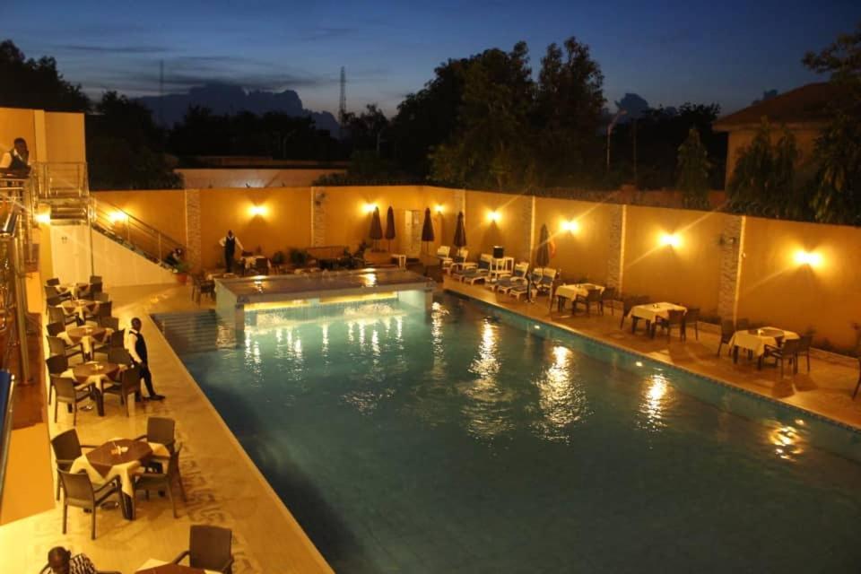 Tahir Guest Palace คาโน ภายนอก รูปภาพ